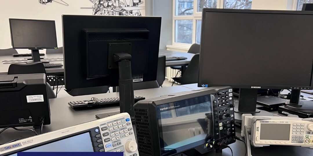 photo_5282785525150904430_y-1080×540